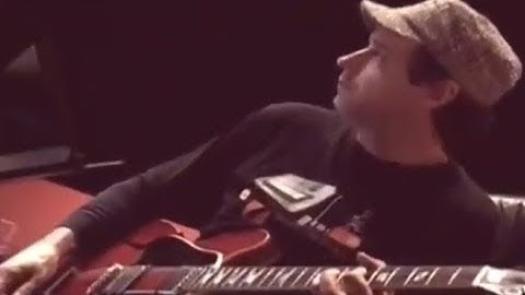 No - Shakira Feat. Gustavo Cerati ( Guitarra eléctrica y coros )