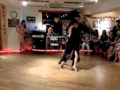 Tango Argentino Andres Molina y Rui Saito "Garras" Improvisado