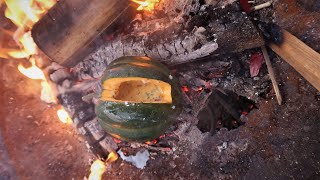 Cuisson sur la braise: omelette et soupe dans une courge
Pour le plaisir de cuisiner dehors, de tester une idée, même sil faut deux essais pour réussir...
Cuisson du riz dans une courge, par Billy Rioux: https://youtu.be/Yj7gmrtP6eE
arrivée 00:00
préparation du feu 00:52
sapin baumier 02:05
ingrédients 02:32
omelette 4:41
soupe 06:02
oups! 06:59
2e essai: 07:16
bannique 08:36
dégustation 09:34
conclusion 10:19 Cuisson sur la braise: omelette et soupe dans une courge