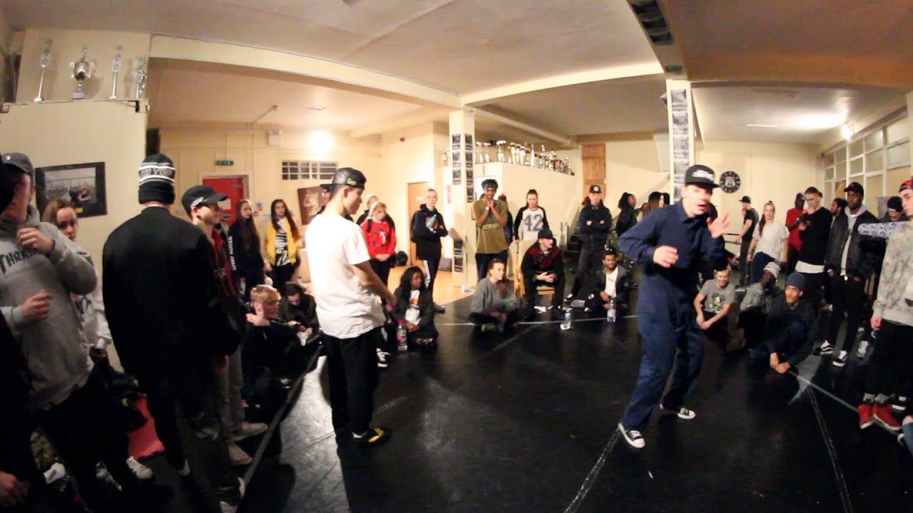 Throne Zone 2015 - Locking Battle : Harry Popper v Kieran