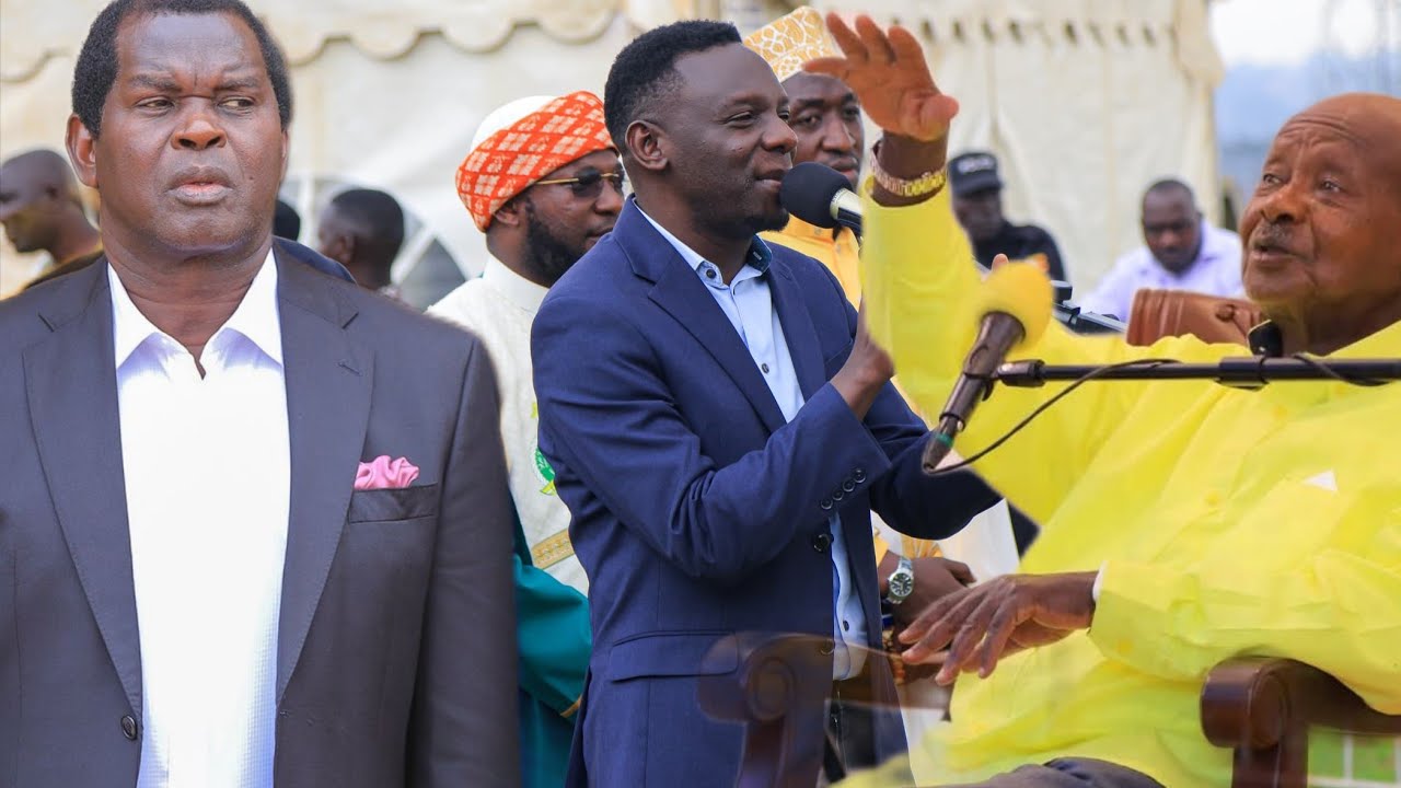 PASTOR BUGEMBE NE PASTOR KAYANJA ANI ASINZE OKUSABIRA PRESIDENT MUSEVENI OKUWANGULA AKALULU.?