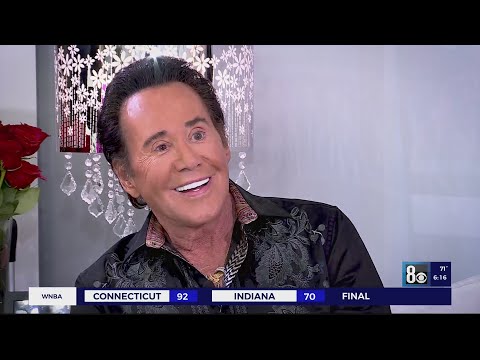 Wayne Newton likes intimacy of new show