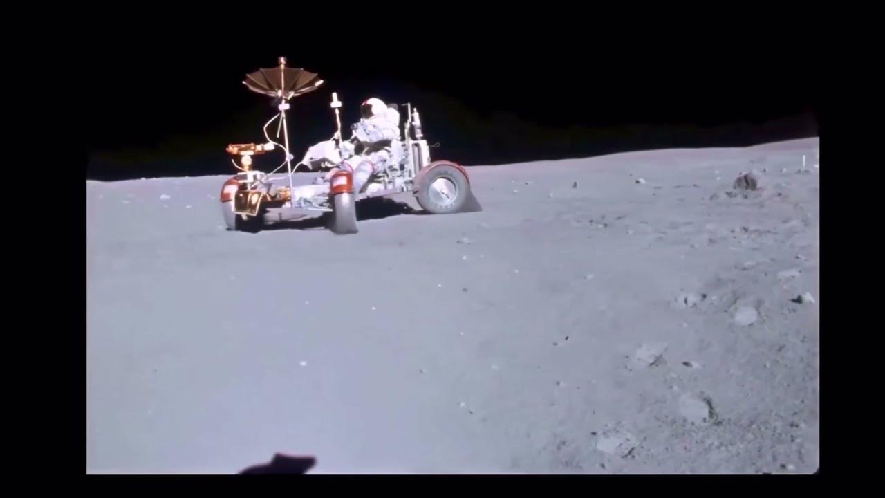 Автоматический аппарат передвигающийся по луне