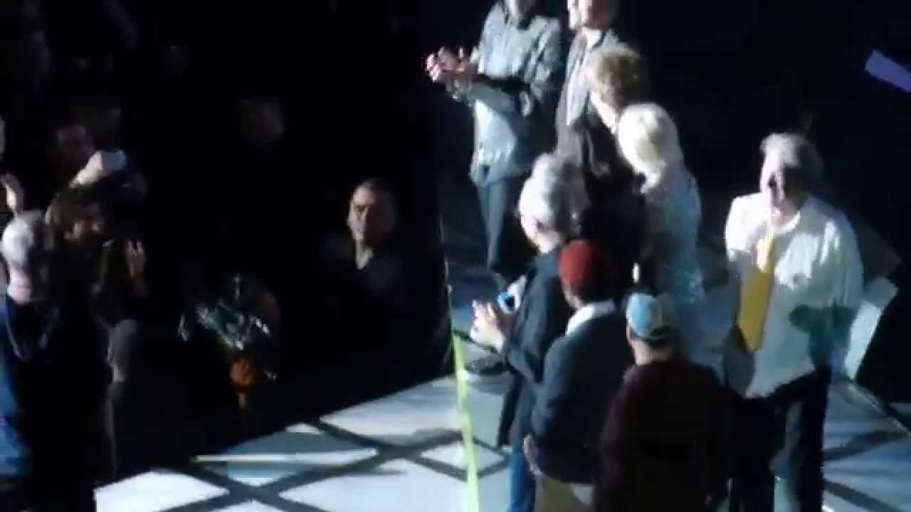 Kroq Bean Falls off stage