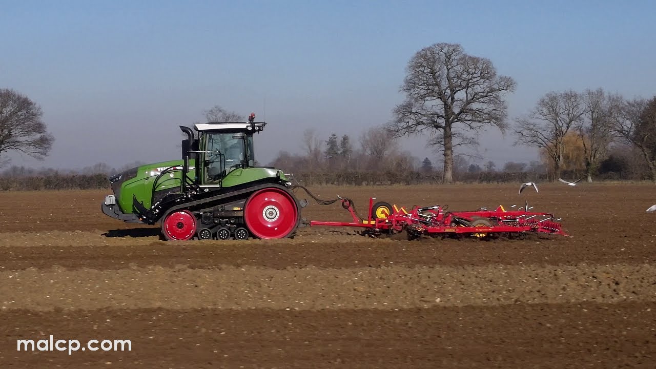 4k Fendt 943 Vario MT & Väderstad NZ Aggressive 800 cultivator working by the A140 in Suffolk