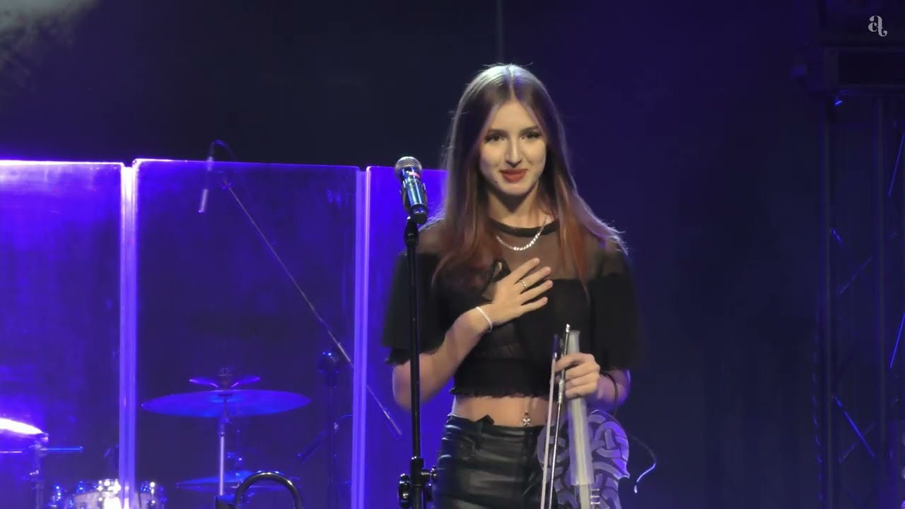 Festiwal KRAJCOK Chorzów // Dokąd uciec chcesz // cover Amelia Cierpiał // zespół UNIVERSE