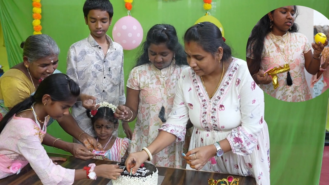 Bhuvana Birthday Celebration | 19 வயசுக்கு 19 Gift.. இந்த மாதிரி ஒரு Gift  எதிர் பாக்கவே இல்லை !