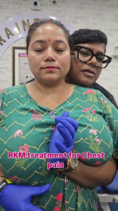 Huge big boobs Desi aunty #chest #pain #huge #big #melons #aliabhatt #india #aunty #china #japan #ai