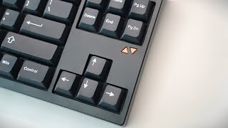 This custom TKL is a great value | Luminkey80 Review
Today we take a look at the Luminkey80, an custom TKL keyboard with a prebuilt option as well, at a very reasonable pricepoint.
Keyboard information: https://bit.ly/3F6Xthk
Edited by Bachoo:
b@choo.to
My Socials:
TikTok: https://www.tiktok.com/@shoobstube
Twitter: https://twitter.com/notshoobs
Twitch: https://www.twitch.tv/shoobstube
Instagram(I post updates here): https://www.instagram.com/notshoobs/
Shoobsland Discord Server: https://discord.gg/J58NTFpcxT
Affiliate Sponsors:
Loobedswitches:
Use Code: SHOOBS for 5% off and link: https://loobedswitches.com/?ref=shoobs
Cannon Keys:
Cannon Keys does not offer discounts, unfortunately, but you can use the link to help support the channel:
https://cannonkeys.com/?ref=shoobs
KBDfans:
KBDfans does not offer discounts, unfortunately, but you can use the link to help support the channel:
https://kbdfans.com/r?id=enpco6
Kinetic Labs:
Kinetic Labs does not offer discounts, unfortunately, but you can use the link to help support the channel:
https://kineticlabs.store/shoobs
Elboard:
Use the link and code SHOOBS to get 5% off and to support the channel:
https://elboard.store?sca_ref=771398.hp2lLxRUe1
Banggood:
https://www.banggood.com/custlink/KGGyeoybZH
Bolsa Supply:
Use the link and code SHOOBS to get 5% off and to support the channel:
https://bolsakeyboardsupply.com/?ref=shoobs
Drop:
You can use the Drop affiliate link for ANY purchase to help me out: https://massdrop.7eer.net/SHOOBS
Ashkeebs:
Use code: SHOOBS AND the referral link for 5% off and to support the channel:
https://www.ashkeebs.com/?aff=11
Dangkeebs:
Use code: SHOOBS AND the referral link for 5% off and to support the channel:
https://dangkeebs.com/?ref=SHOOBS
Parallel:
Use code: shoobs7 for 7% off and to support the channel:
https://parallel.limited
Timestamps
0:00 Quick announcement
0:20 Intro
0:50 Board Info
2:34 Showing off board internals
4:40 Broll
5:03 Stock Sound test
5:51 Stock Sound Test (NO FOAM)
6:41 Custom Sound Test
7:28 My Thoughts This custom TKL is a great value | Luminkey80 Review