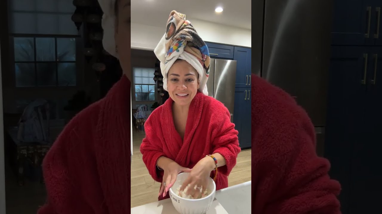 😏 DEBAJO de mi BATA ¡Te lo muestro TODO! 🔥