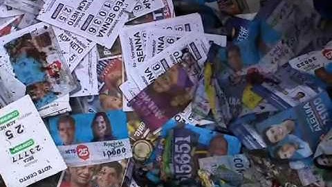 Eleições em Salvador deixaram muita sujeira pelas ruas