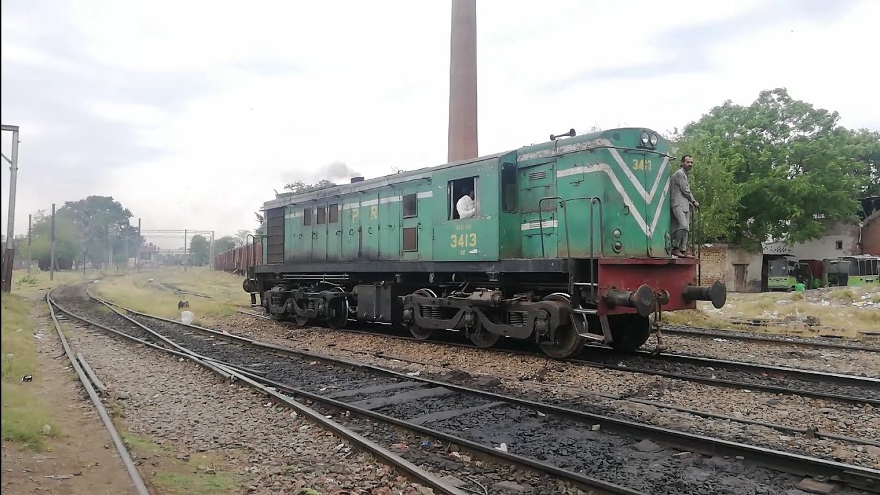 Old small ALU 95 shunting engine only in Lahore Pakistan Railways YouTube