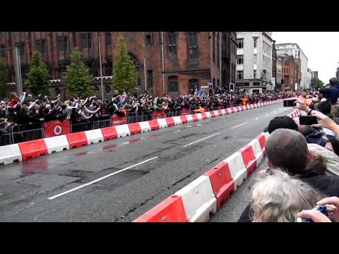 Jenson drives F1 on Deansgate