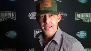 Aaron Watson Performs "Getaway Truck" | Moonshine Flats