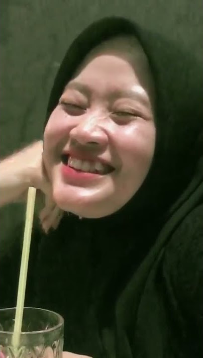Video Mentahan Bahan Halu. Makan Sama cewek cantik. STORY HALU