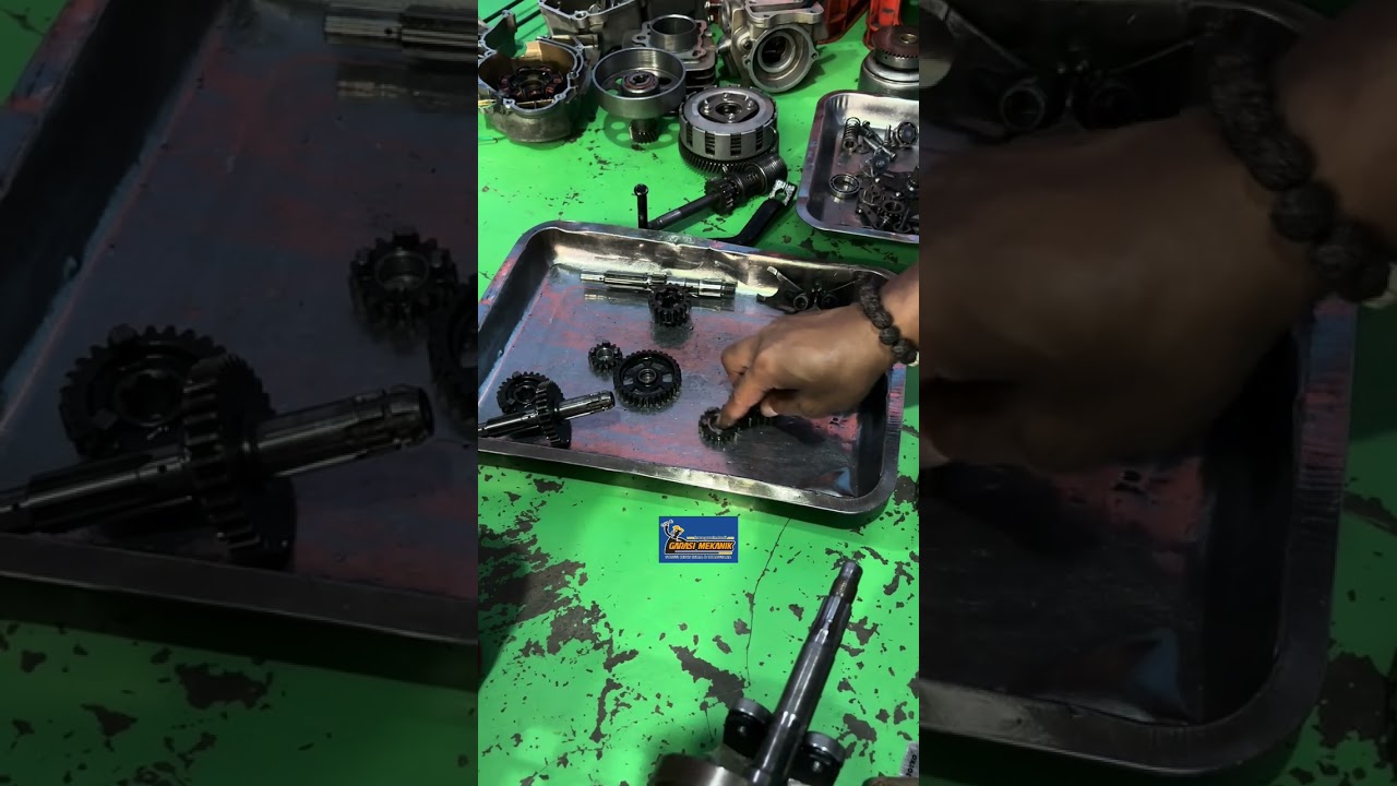 Info kursus warman 087877933010 #kursusgarasimekanik #viralshort #bengkelmotor #bengkel #mekanik 