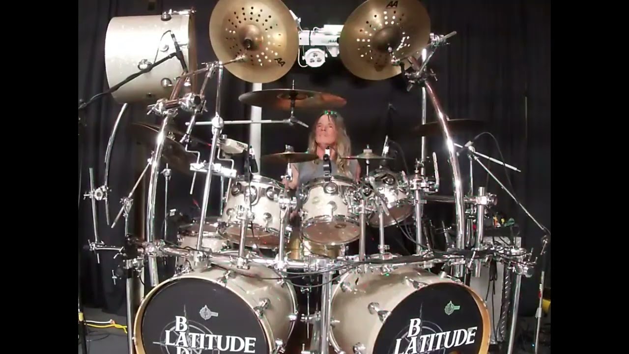 Drum solo with Gong Drum and back camera