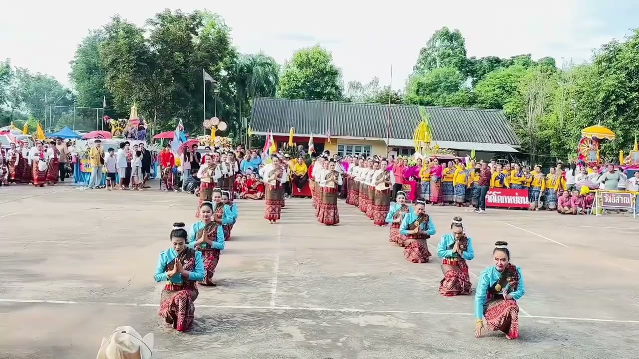 ชนะเลิศการเเข่งขันฟ้อนรำ (วัดบึงนาเพียง)