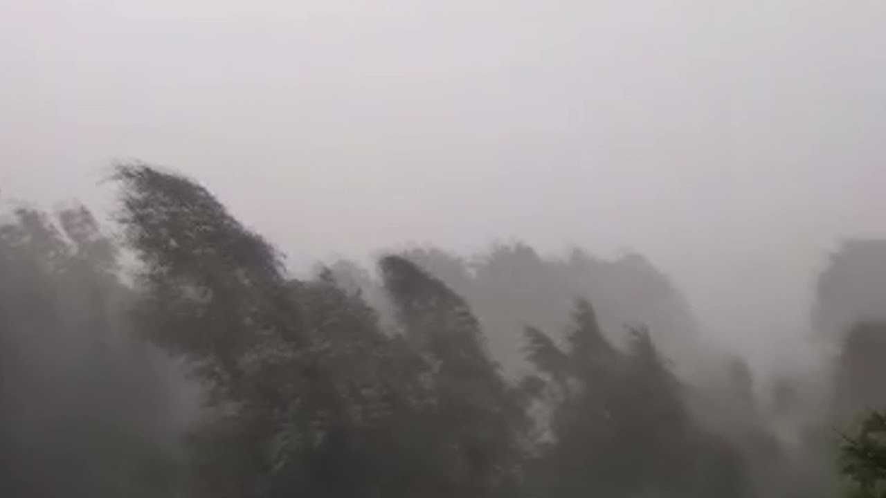 Nad Sądecczyzną przeszła trąba powietrzna. Żywioł pozrywał dachy z domów