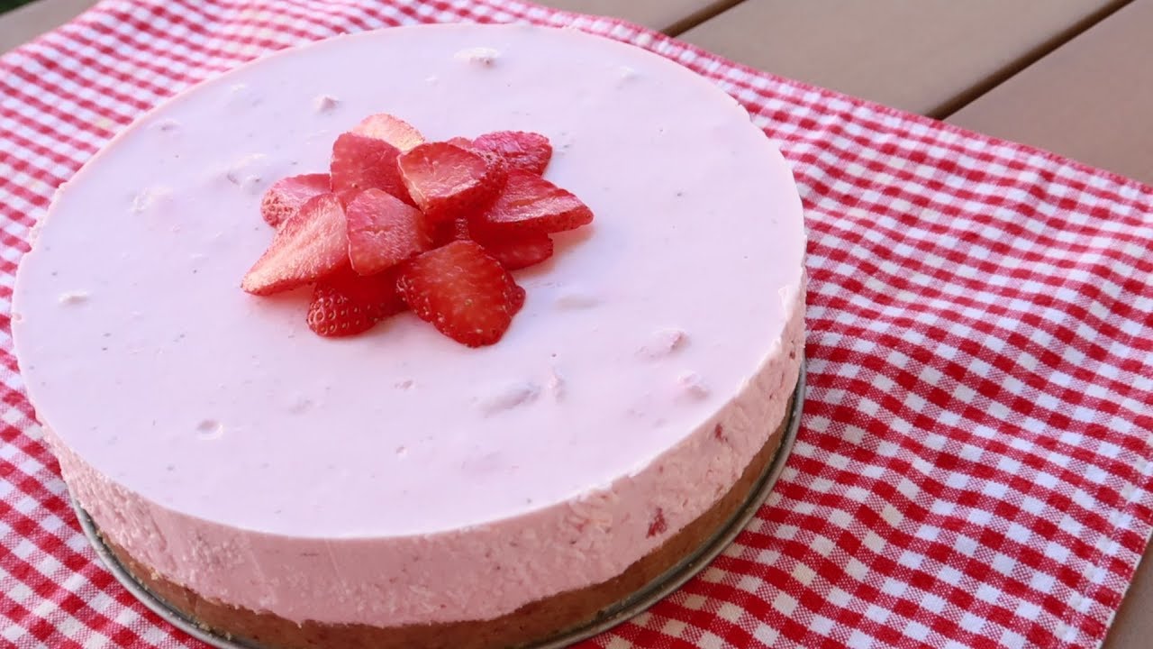 Arriba 40+ imagen pastel de yogurt con fresas Abzlocal.mx
