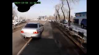 Алматы. Субарик нагло подрезает 20141202 1151