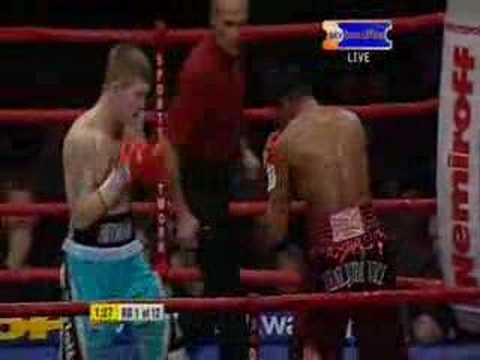 Ricky Hatton vs Ray Oliveira Round 1