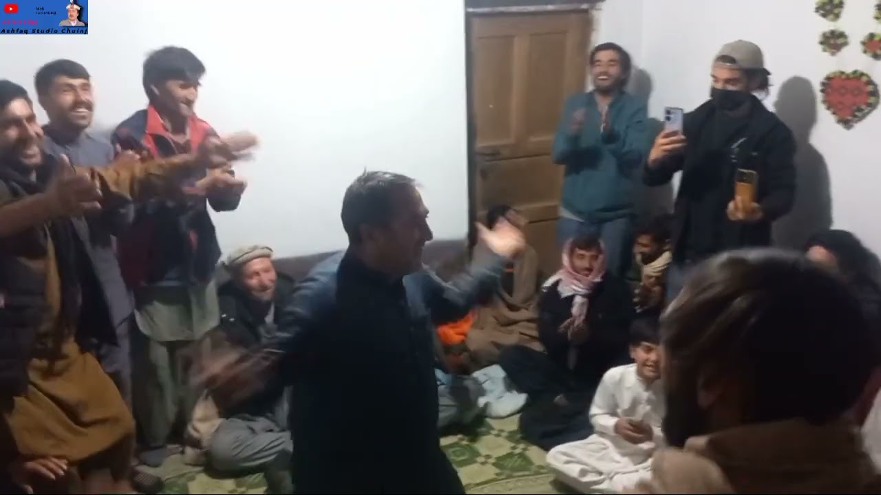 Chuinj program.. Ashfaq ostaz  & Group chitrali music 