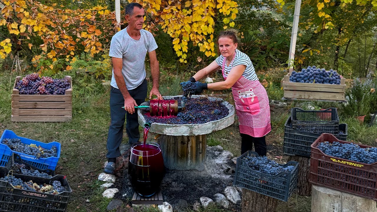 Albanian Village Tradition 🇦🇱🍇 – Making Grape Juice with an Ancient Stone Press 🔥