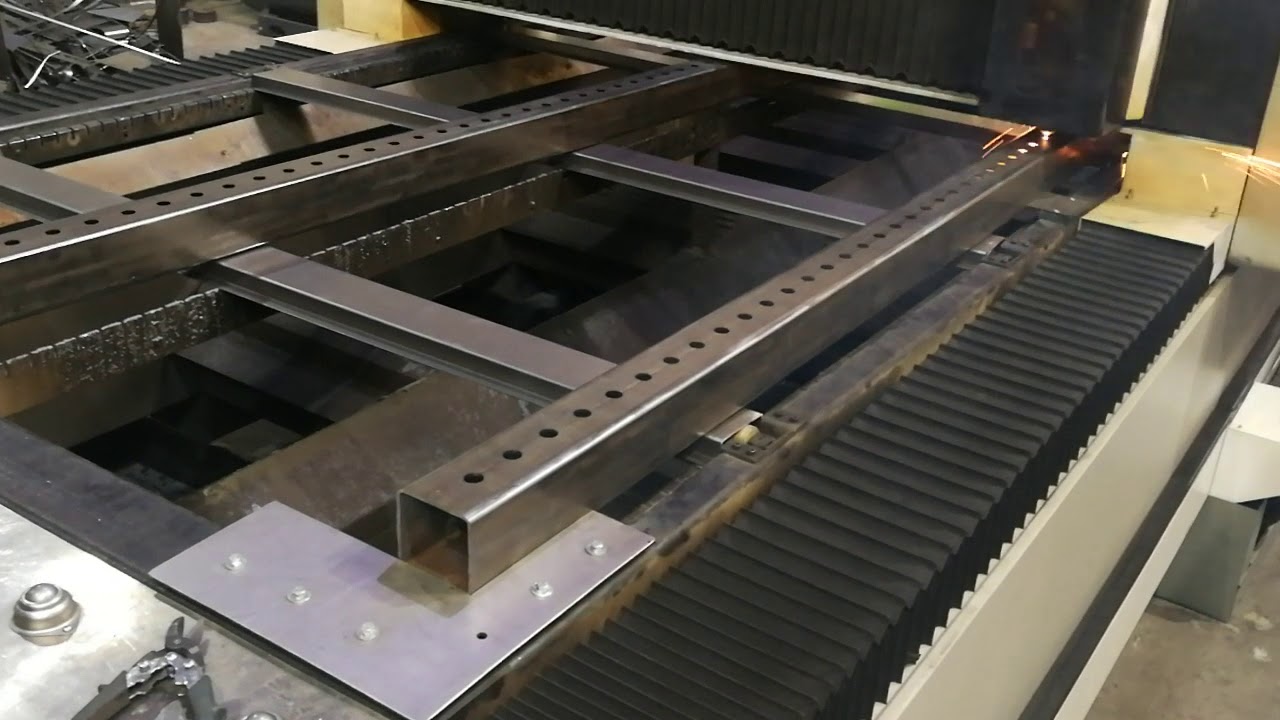 Лазерная резка профильной трубы на лазере Gweike - YouTube