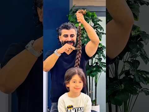 La Niña Se Corto El Largo Cabello Que Tenia 😲 #shorts #youtubeshorts