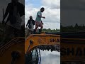 Excavator Terpuruk Terendam air #excavator #fypシ #videoshort #videoviral #alat besar #shortvideo