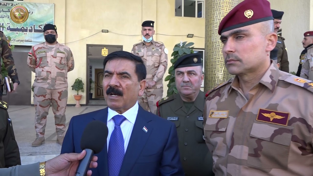 وزير الدفاع يزور مقر الأكاديمية العسكرية