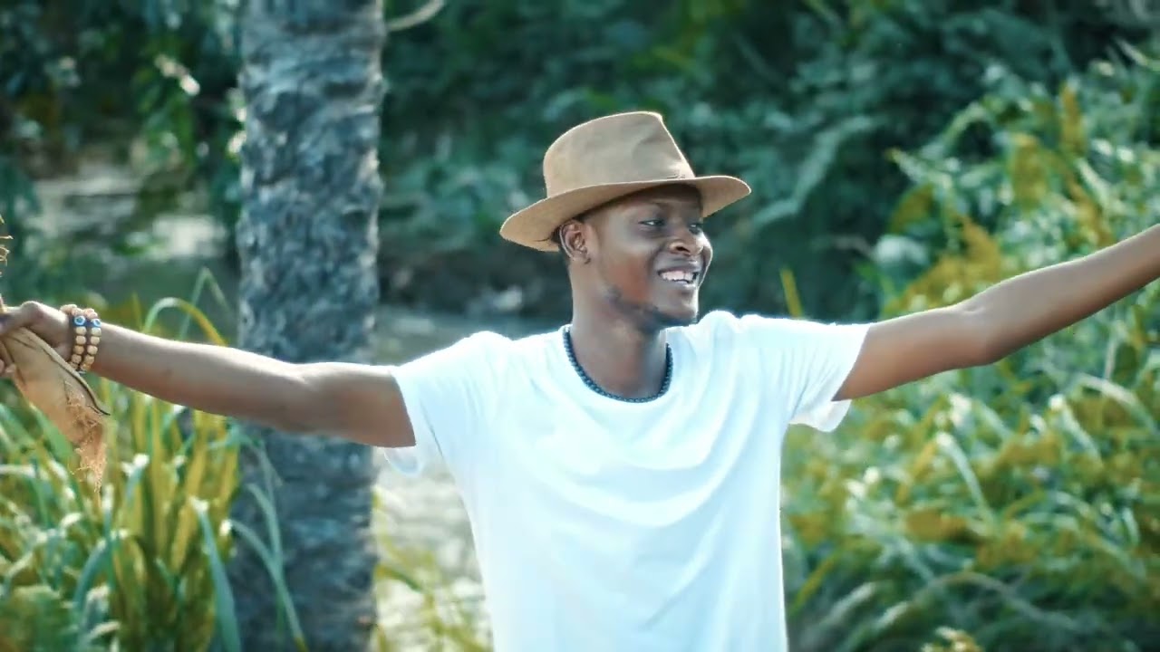 Aubierge Akambo (A/C Bernol Kassa)