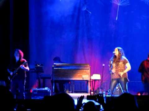 Uninvited / Alanis Morissette, live at Nokia Arena, Tel-Aviv