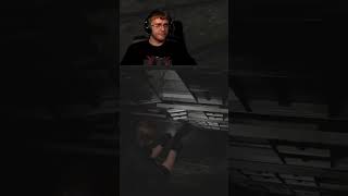 #vald sur #Twitch | pas besoin de zombies parfois ^^  #vald #twitchfr #pourtoi  #residentevilrequiem