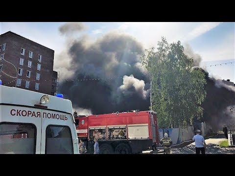 В Ханты-Мансийске эффектно горели стройматериалы