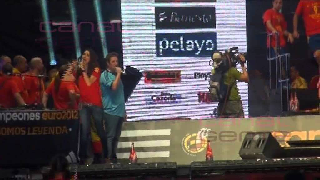 Estopa y Bisbal con Cali & Dandee apoyan a La Roja