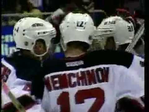 Alex Mogilny's great goal for Canucks vs Flames (5 oct 1996) 
