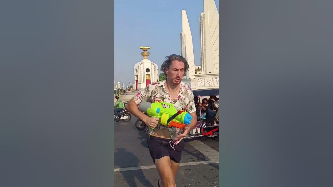 Relive the Craziest Run to Bangkok's Khaosan Road at Songkran 2024 🔫🇹🇭💦