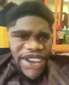 Guy runs away from barber without paying #shorts