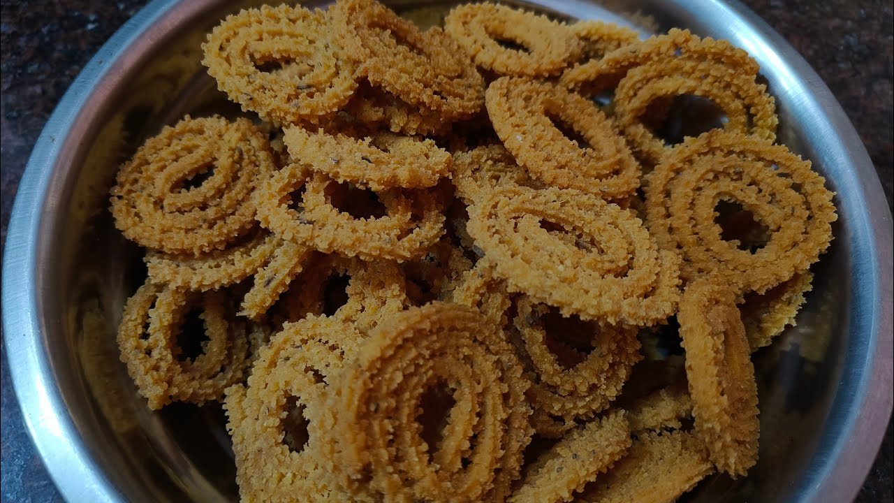 ಕೆಲವೇ ನಿಮಿಷದಲ್ಲಿ ಗರಿಗರಿಯಾದ ಚಕ್ಲಿ | Crispy Chakli Recipe in Kannada | Quick & Easy Snack
