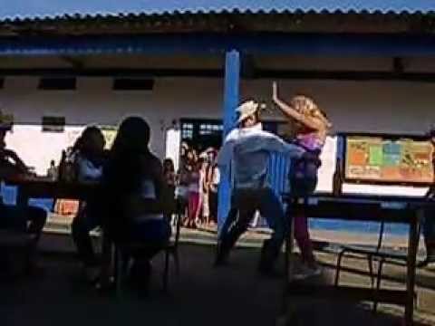 Watch the video for Pedro Machete