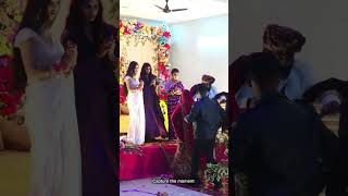 Dulhan ne dulhe ko gira diya #wedding #wedwithus #love #weddingsquad