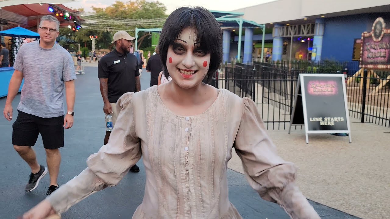 Opening Night Screams At Howl-O-Scream SeaWorld San Antonio!