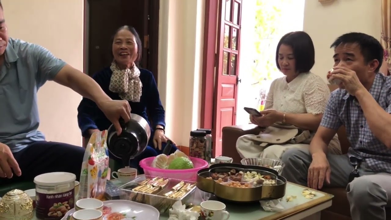 Hoan Theo bà đi Quảng Ninh chơi￼