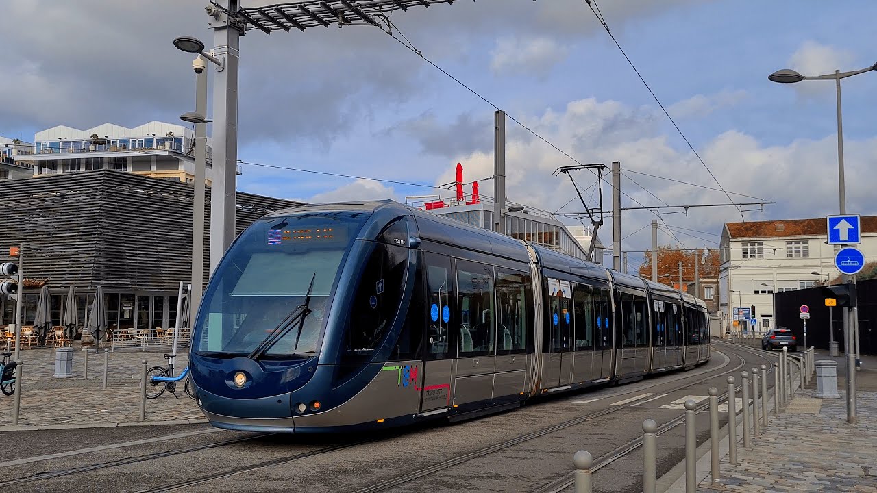 Tram Bordeaux ligne B - Pont Tournant des Ecluses (Cité du Vin) - YouTube