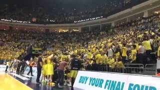 Sari Trübi̇n- Fenerbahçe Adamin Amina Koyar 