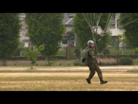 大津駐屯地祭　落下傘自由降下  第１空挺団　2015