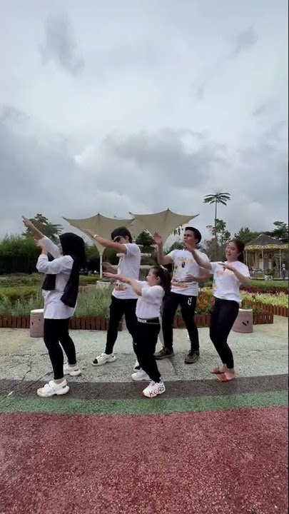 GOYANG TIK TOK #shorts #attahalilintar #aurelhermansyah #atta #aurel #at #babyat