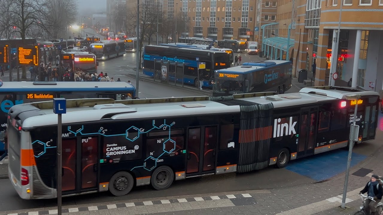 BUS ACTION at BUSSTATION GRONINGEN in 4K60 HDR | Qbuzz | Foggy Conditions